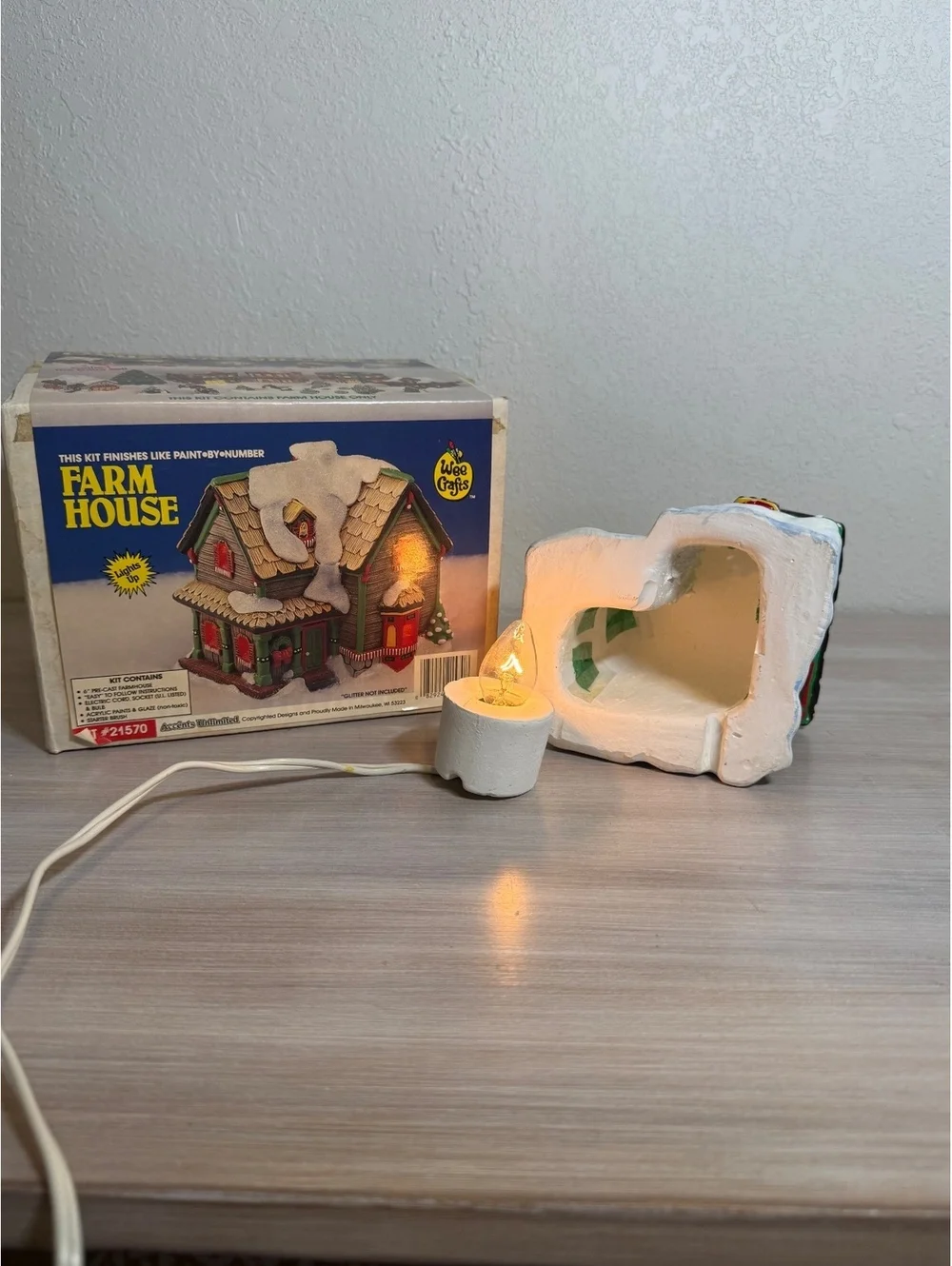 Vintage Painted Christmas Village Lighted Ceramic Farmhouse Wee Crafts